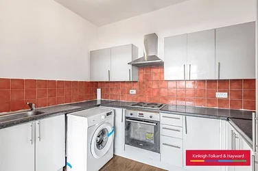 Flat Lewisham Way in Greater London