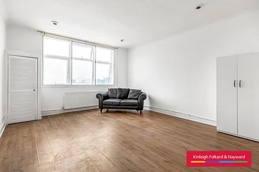 Flat Lewisham Way in Greater London