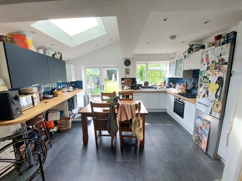 House Gloster Avenue in Bristol