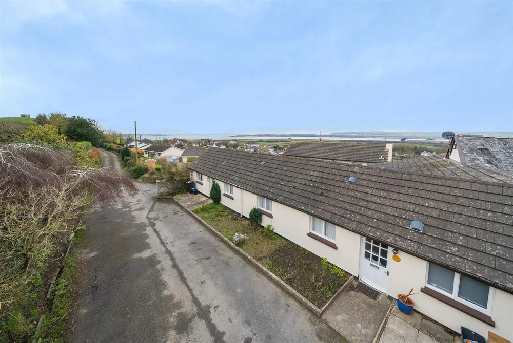 Flat Rectory Lane in North Devon