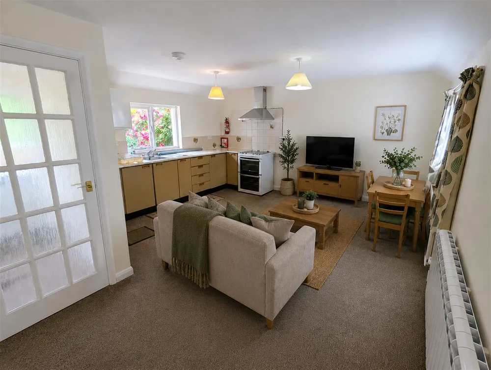 Flat Rectory Lane in North Devon