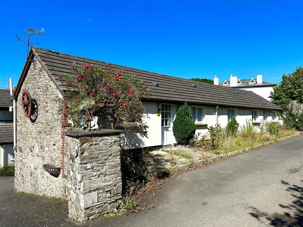 Flat Rectory Lane in North Devon