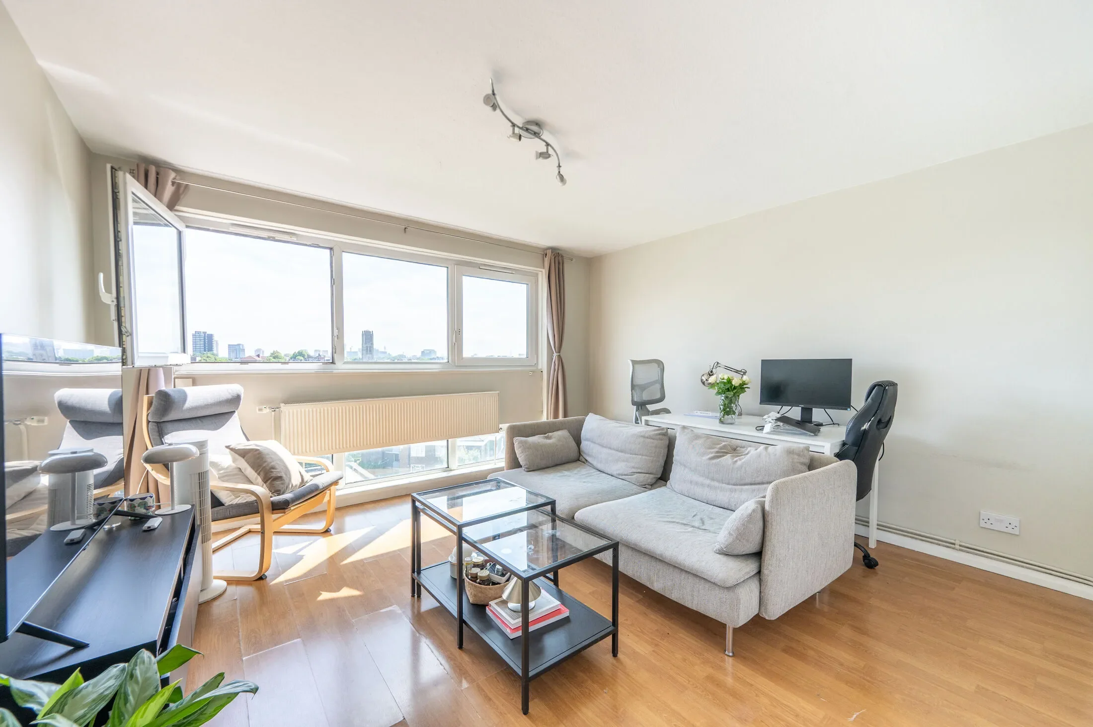 Flat Ladbroke Grove in Greater London