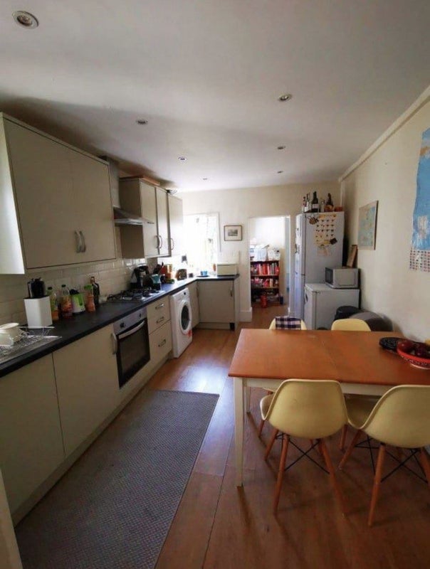 Room Antill Road in Greater London