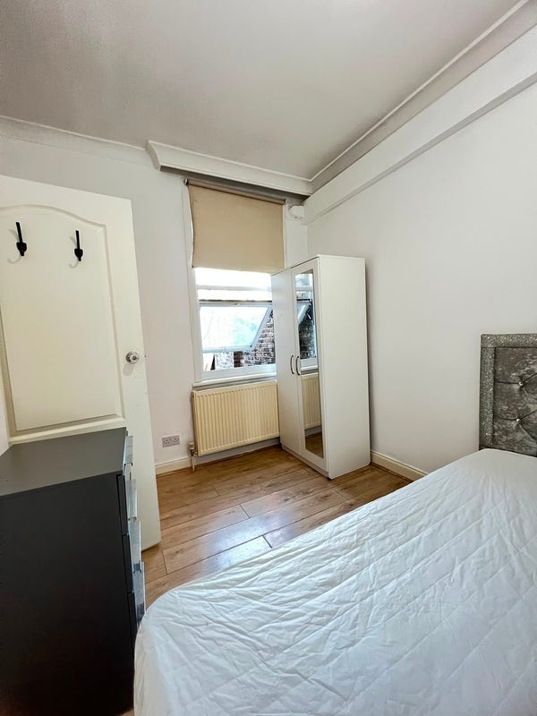 Room Church Road in Greater London