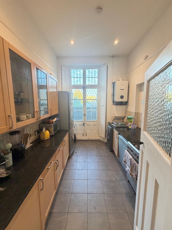 Room Balham High Road in Greater London