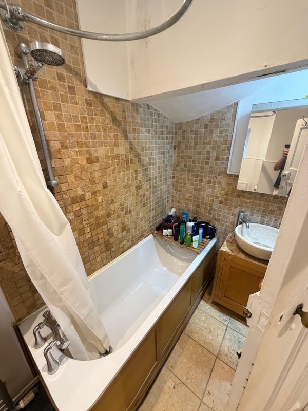Room Balham High Road in Greater London