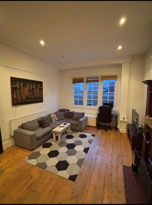 Room Balham High Road in Greater London
