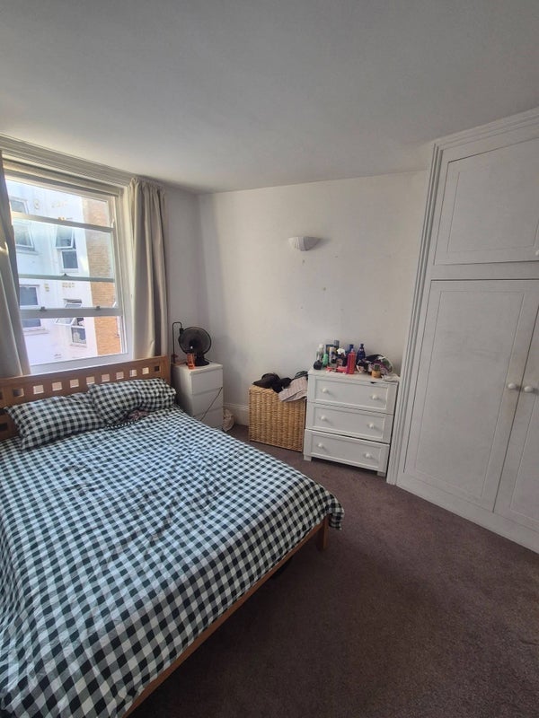 Room Canterbury Crescent in Greater London