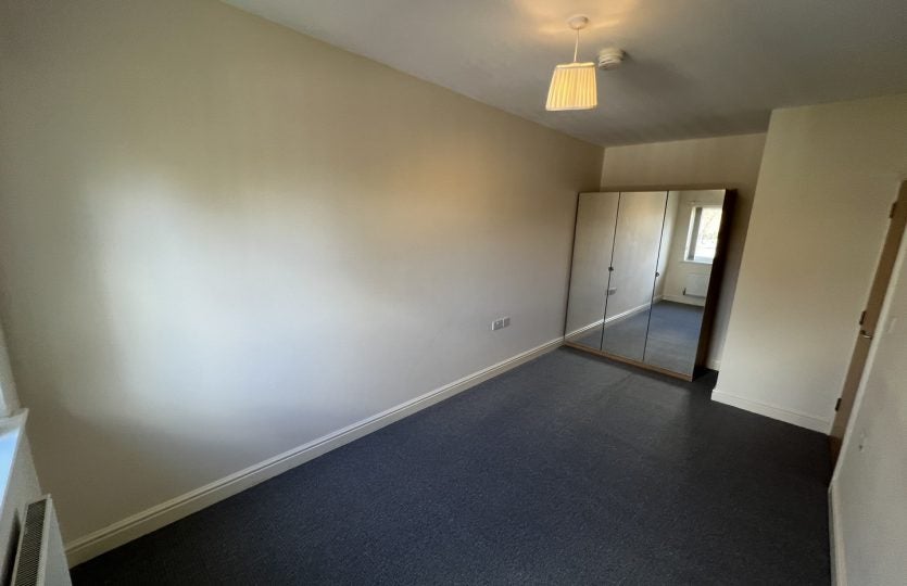 Flat Cottingham Road in Hull