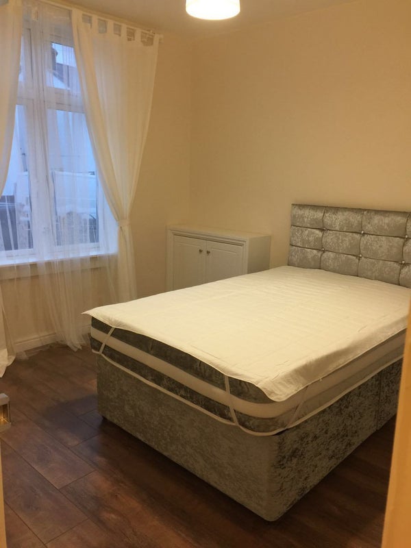 Room Bishop's Road in Greater London