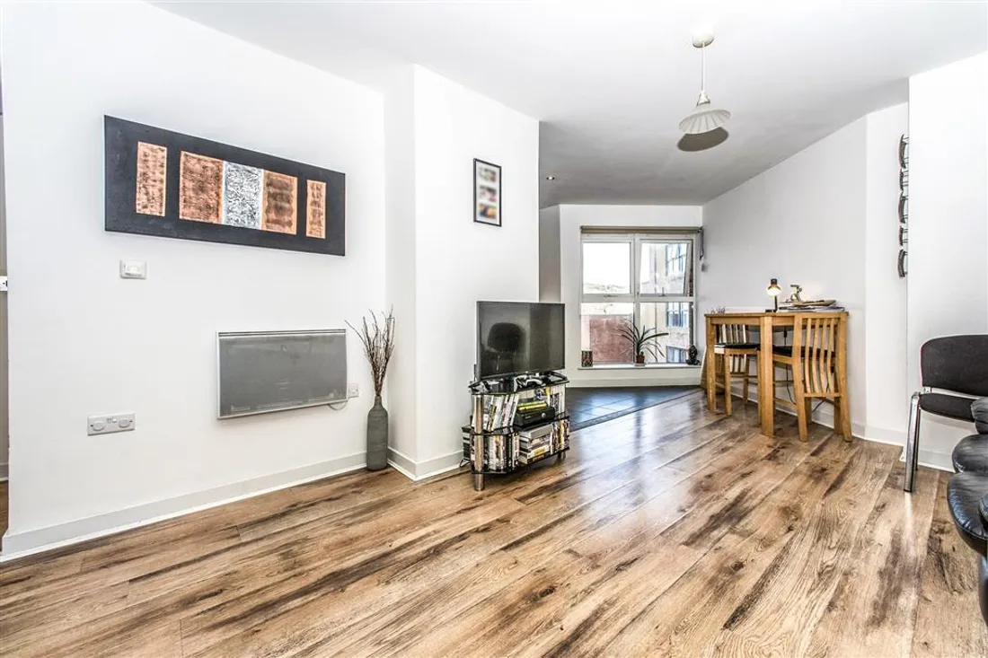 Flat Princess Way in Swansea