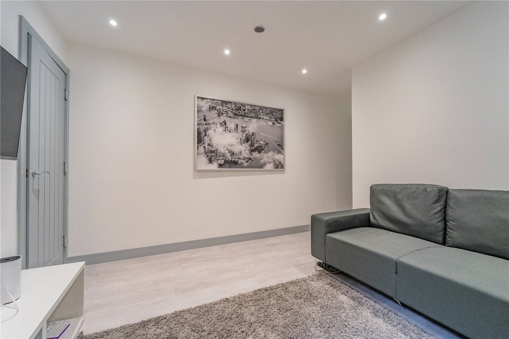Flat Selly Hill Road in Birmingham