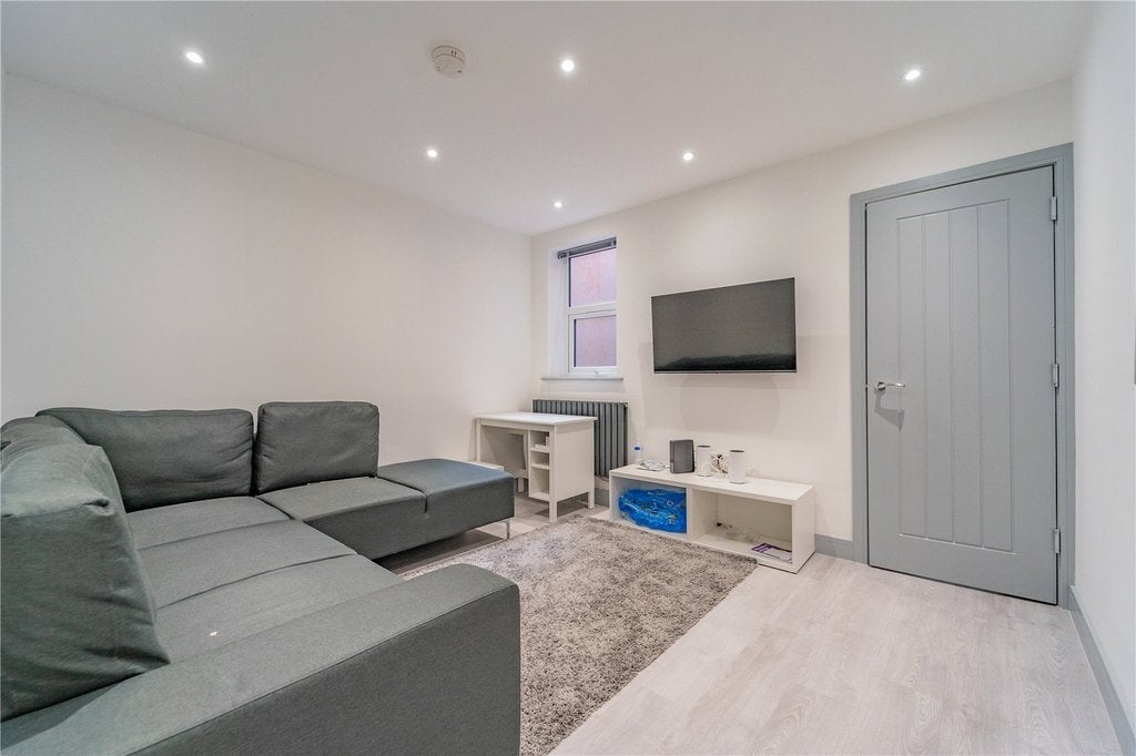 Flat Selly Hill Road in Birmingham