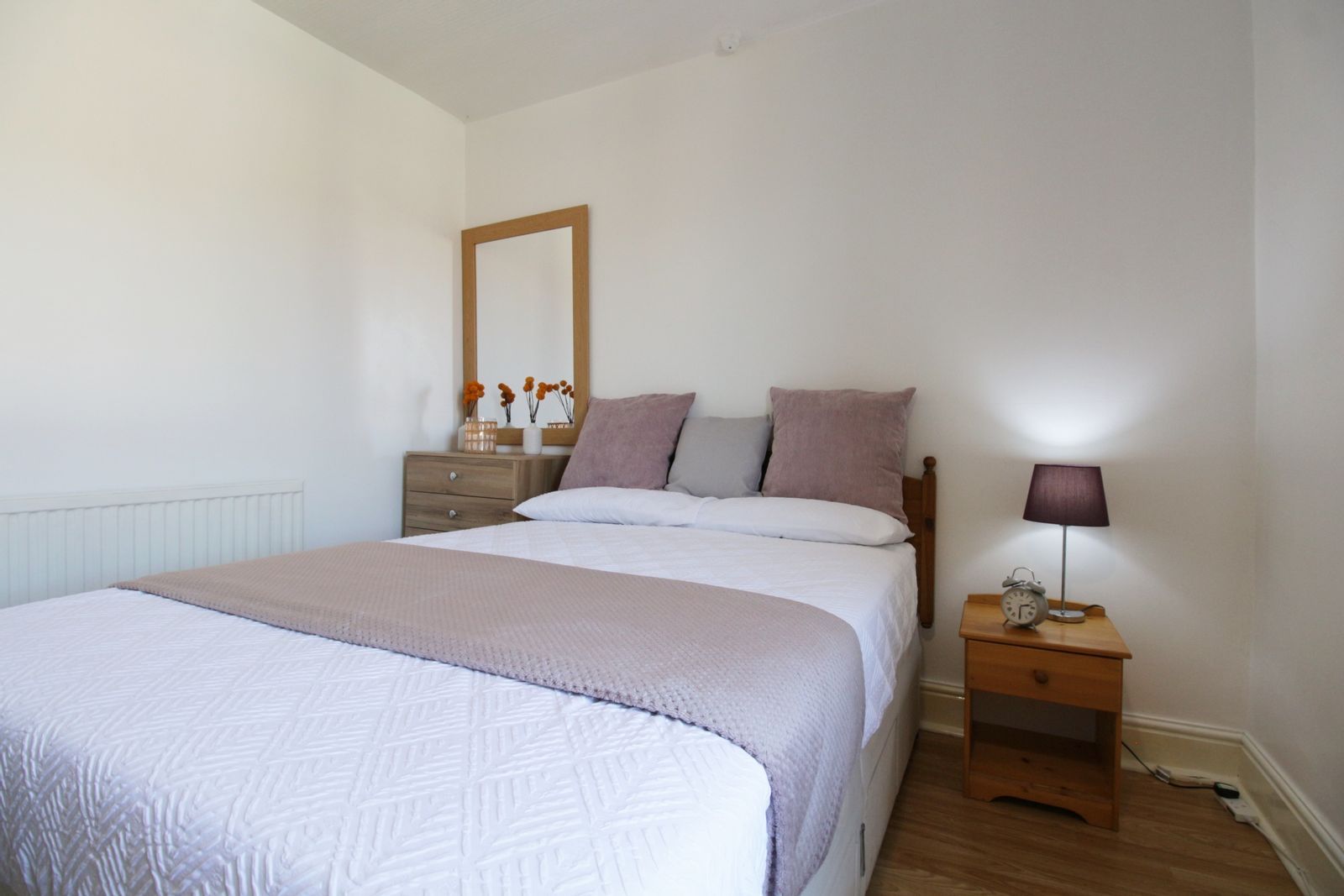 Room Dixon Street in Lincoln