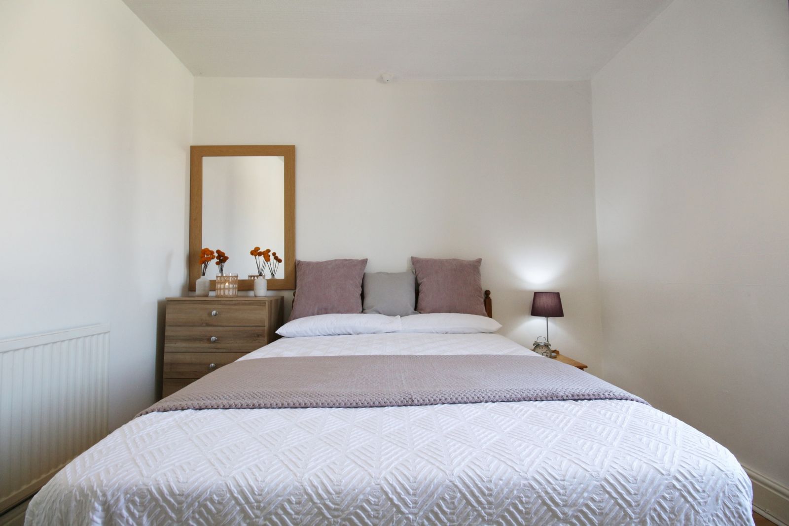 Room Dixon Street in Lincoln