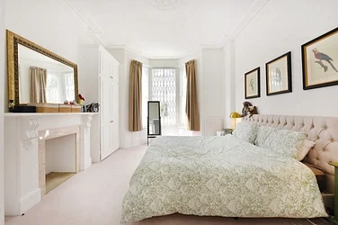 Flat Chesilton Road in Greater London