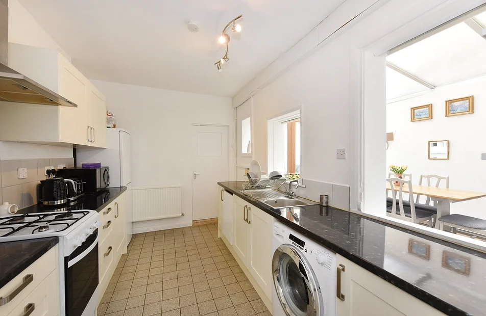 Flat Chesilton Road in Greater London