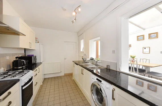 Flat Chesilton Road in Greater London