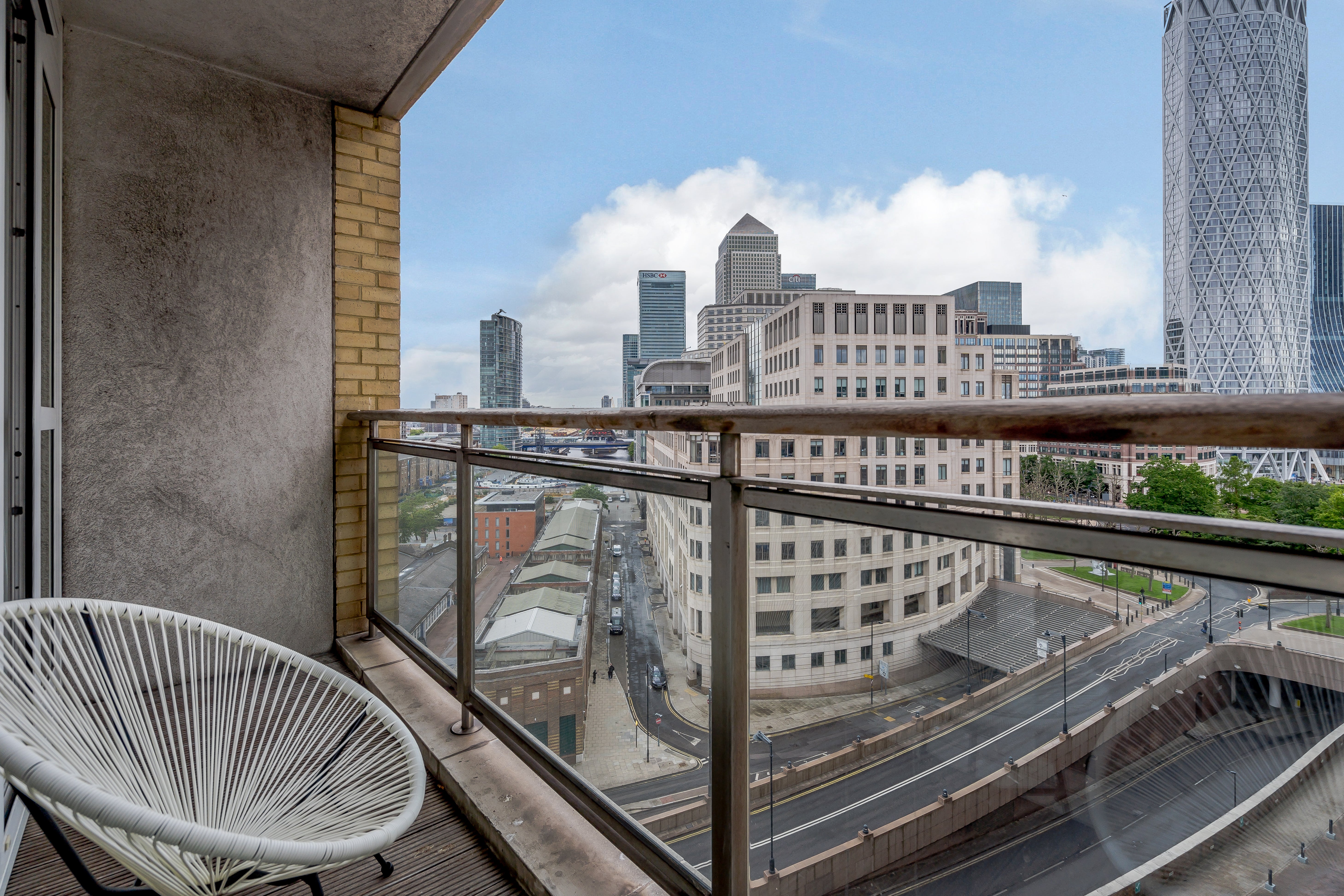 Flat Westferry Circus in Greater London