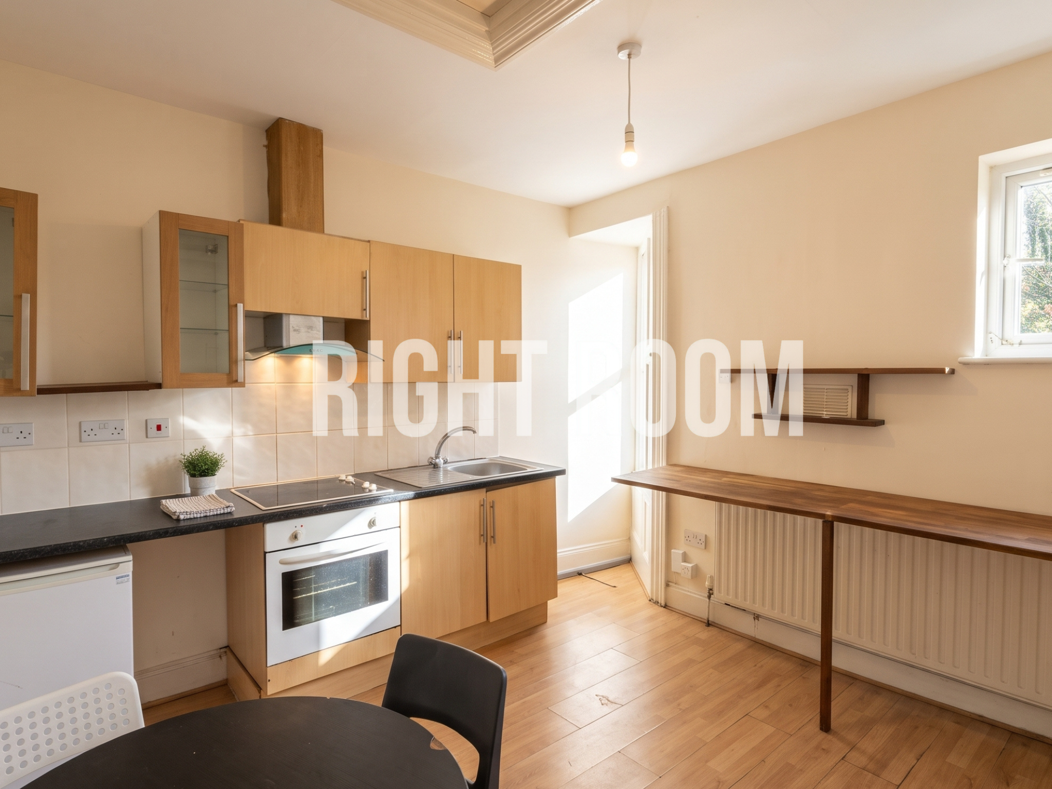 Flat Pownall Gardens in Greater London