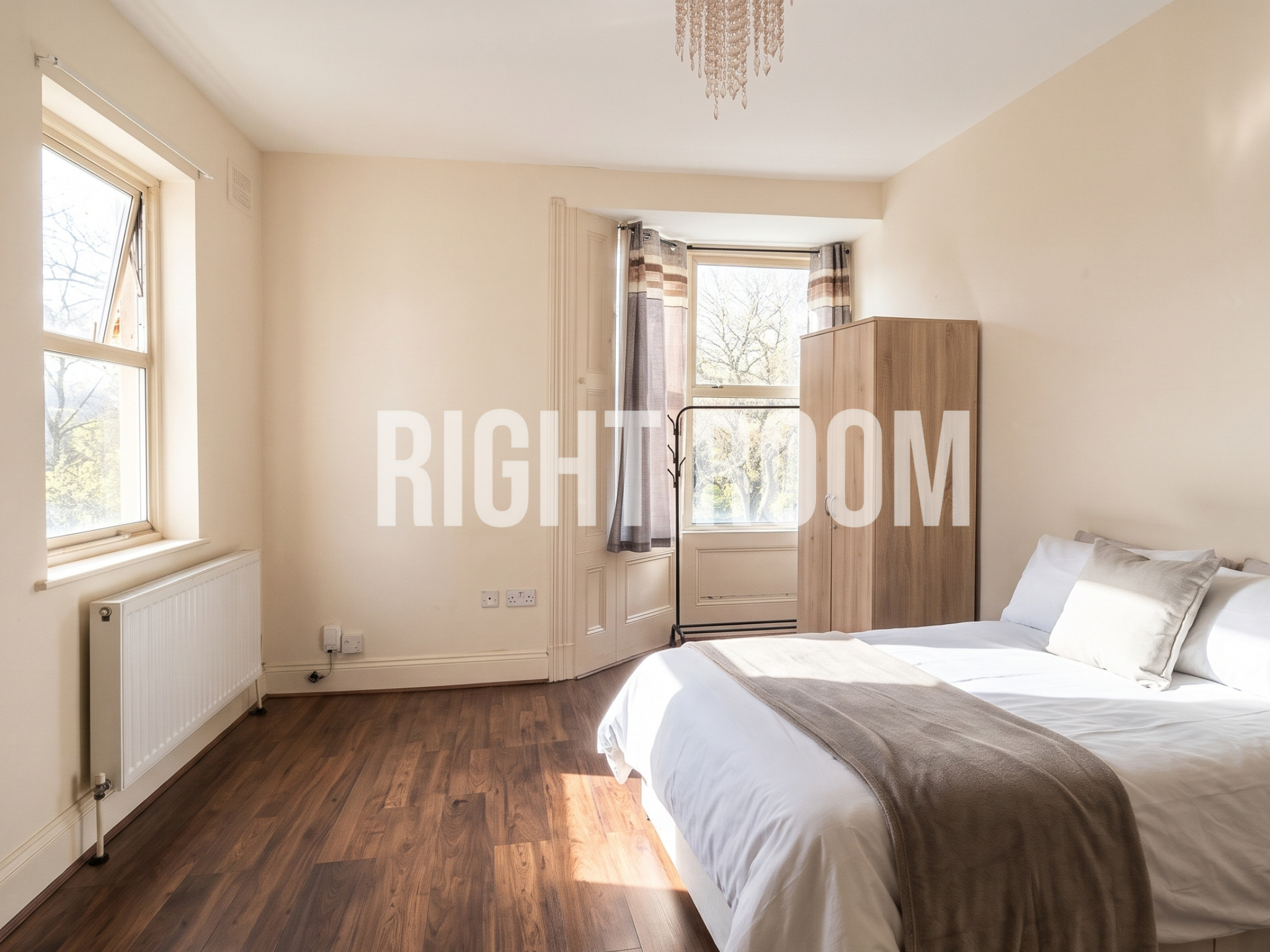 Flat Pownall Gardens in Greater London