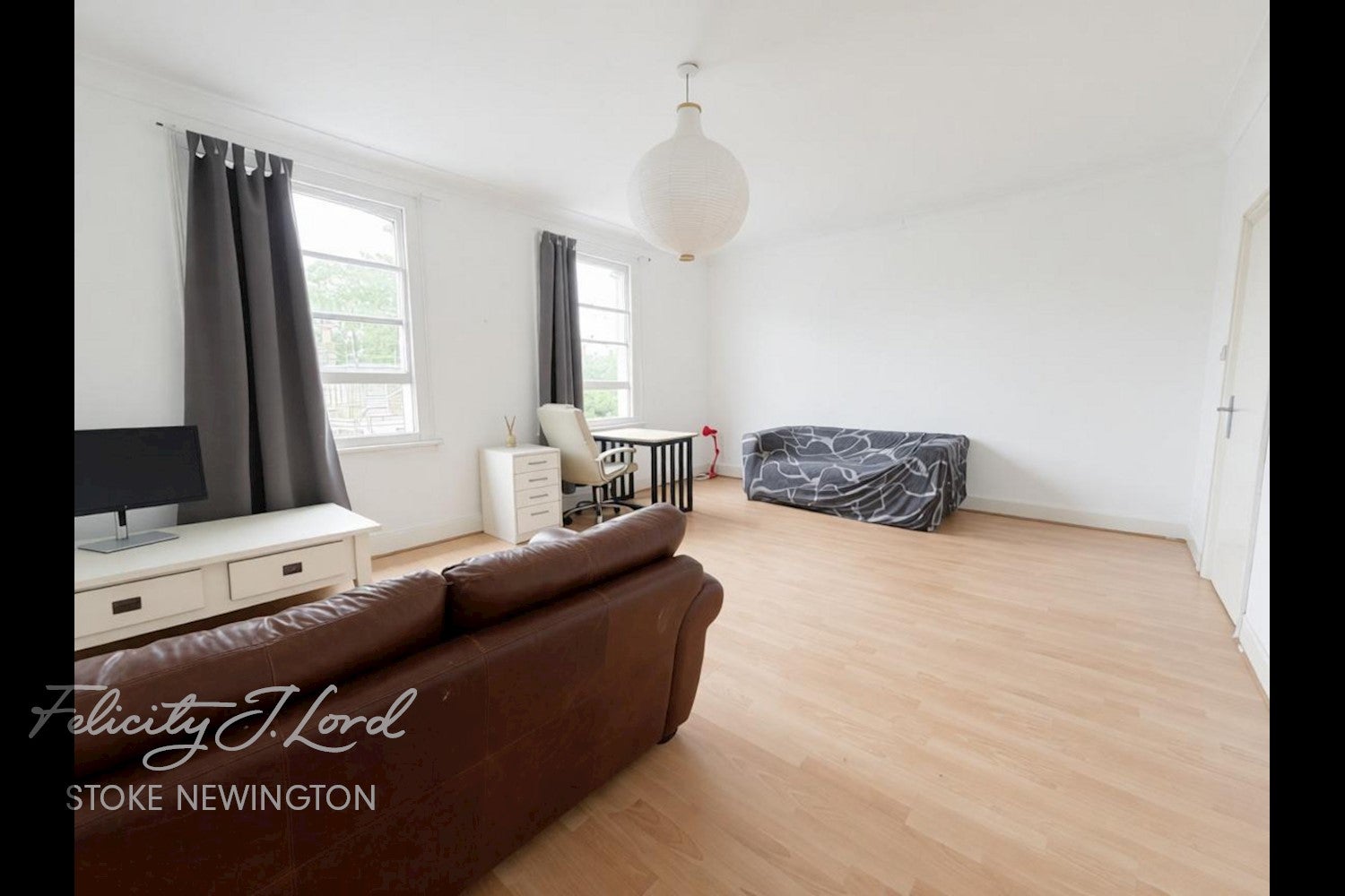 Flat Manor Road in Greater London