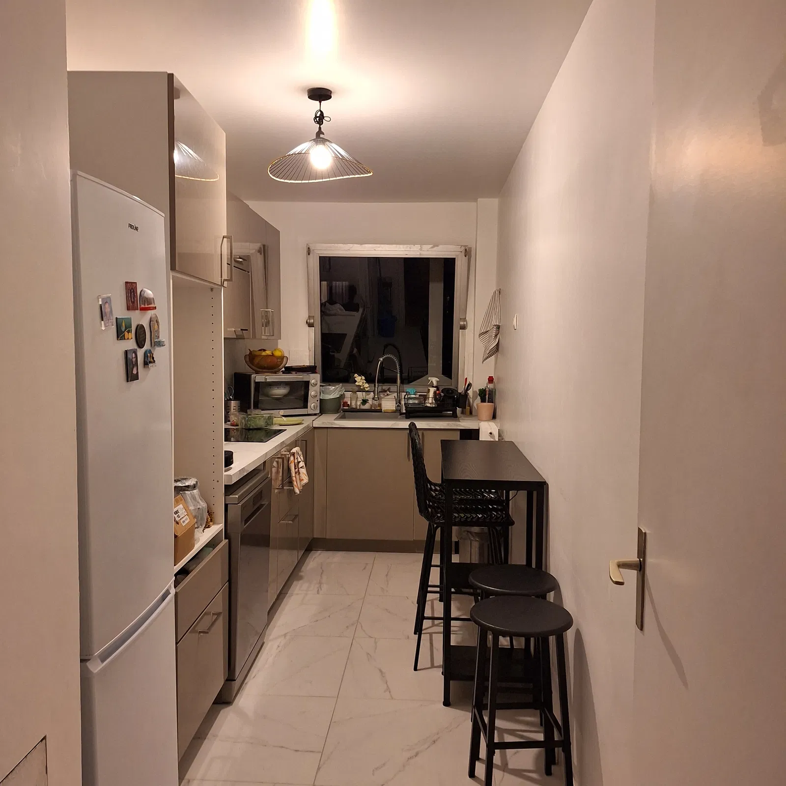 Room Rue des Tourelles in Paris