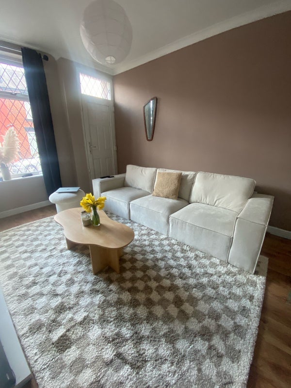 Room Cartmell Road in Sheffield