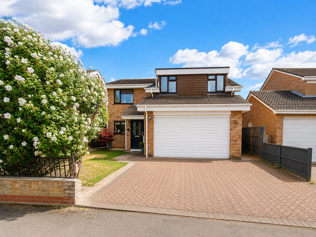 House Colchester Way in Bedford