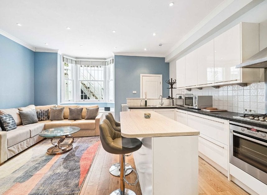 Flat Fairholme Road in Greater London