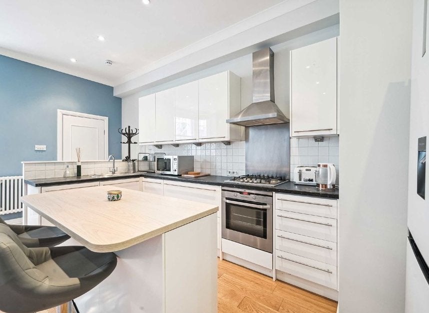 Flat Fairholme Road in Greater London