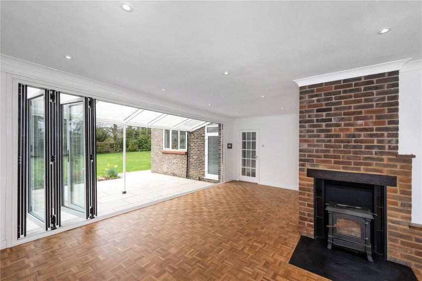 House Lakeside Close in Sevenoaks
