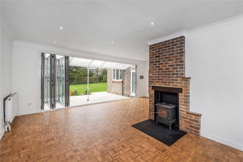 House Lakeside Close in Sevenoaks