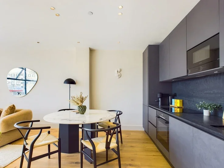 Flat St. Pancras Way in Greater London
