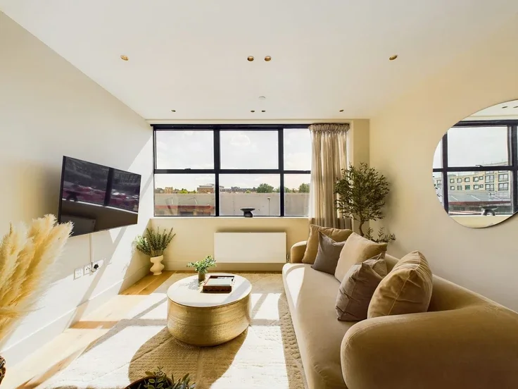 Flat St. Pancras Way in Greater London