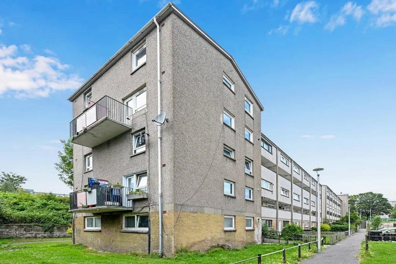 Flat Northfield Grove in City of Edinburgh