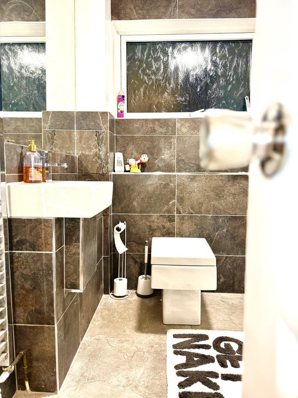 Flat Northfield Grove in City of Edinburgh