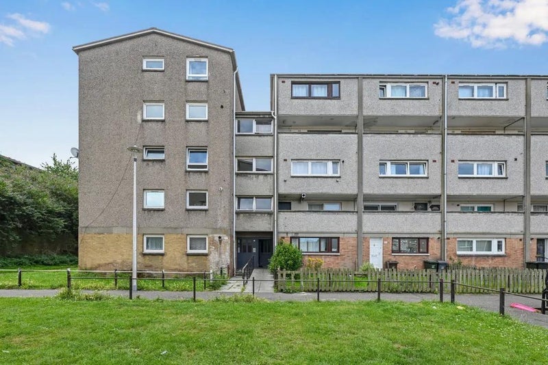 Flat Northfield Grove in City of Edinburgh