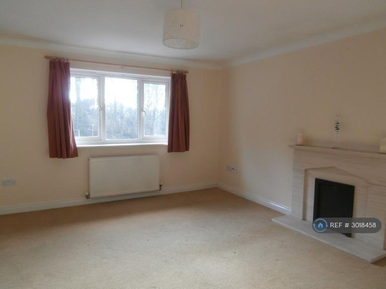 Flat St Marychurch Road in Teignbridge