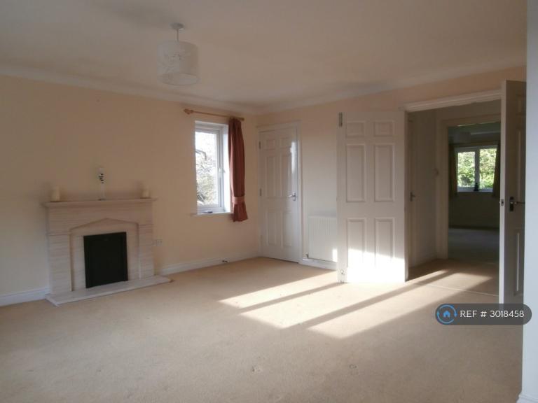 Flat St Marychurch Road in Teignbridge