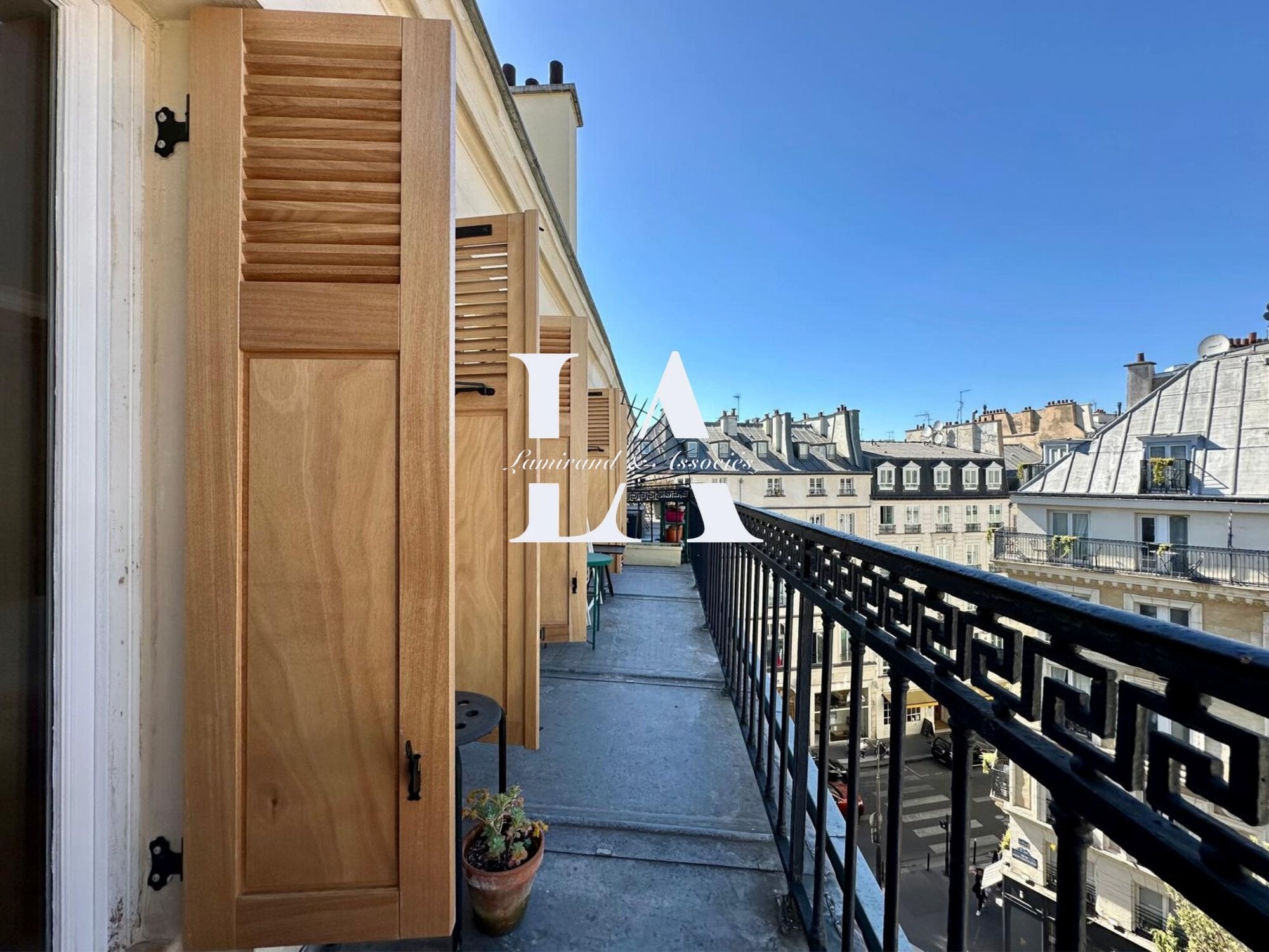Flat Rue du Faubourg Montmartre in Paris