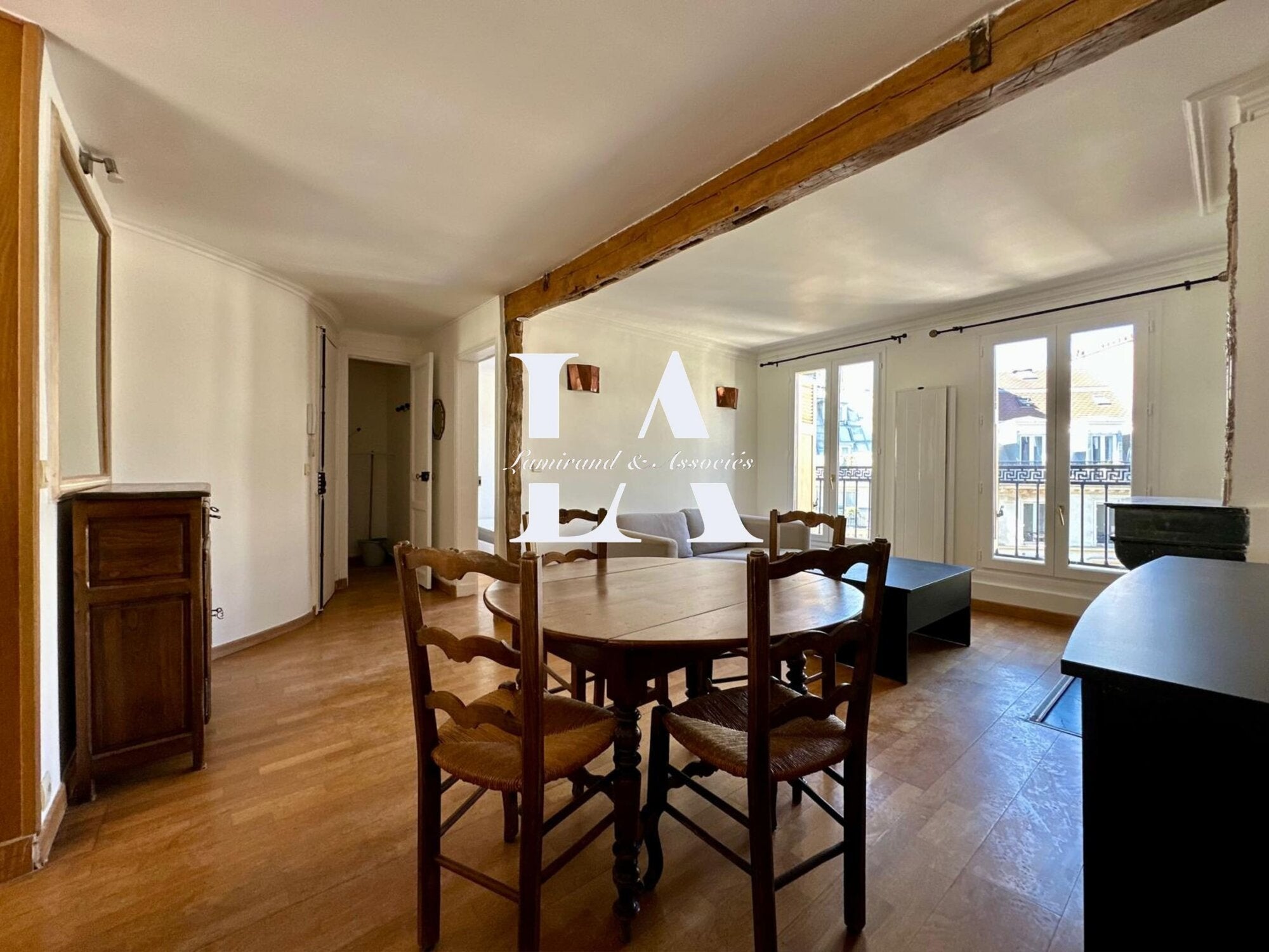 Flat Rue du Faubourg Montmartre in Paris
