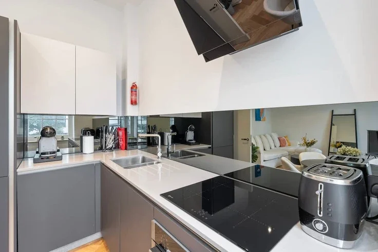 Flat Charlotte Street in Greater London