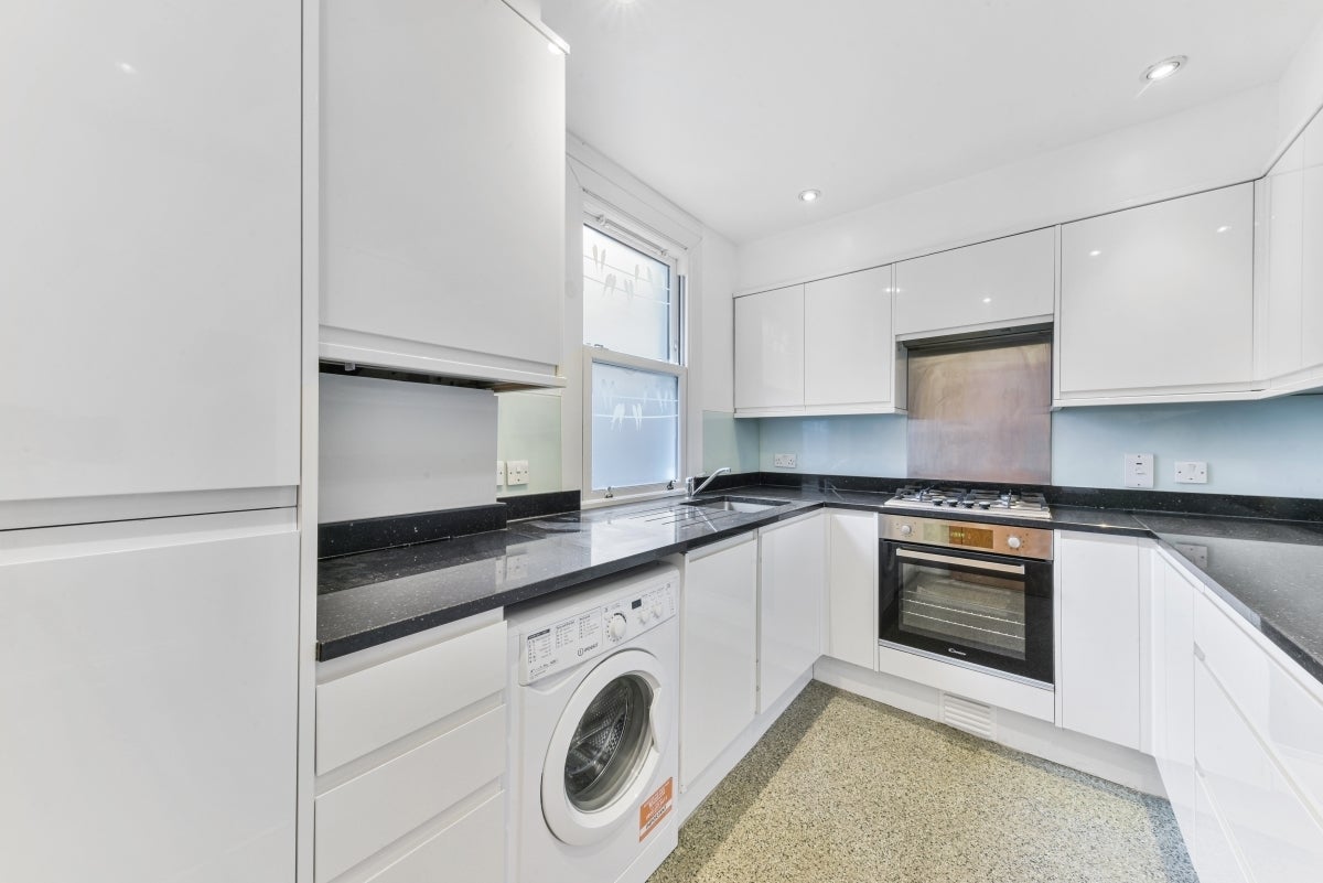Flat John Ruskin Street in Greater London