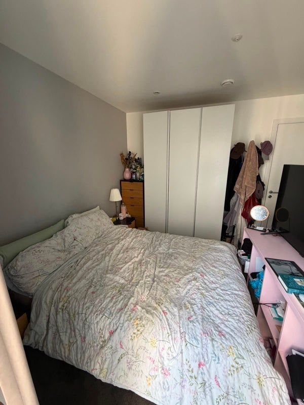Room Mirabelle Gardens in Greater London