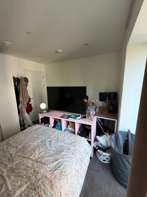 Room Mirabelle Gardens in Greater London
