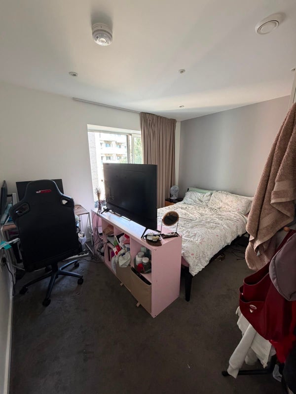 Room Mirabelle Gardens in Greater London