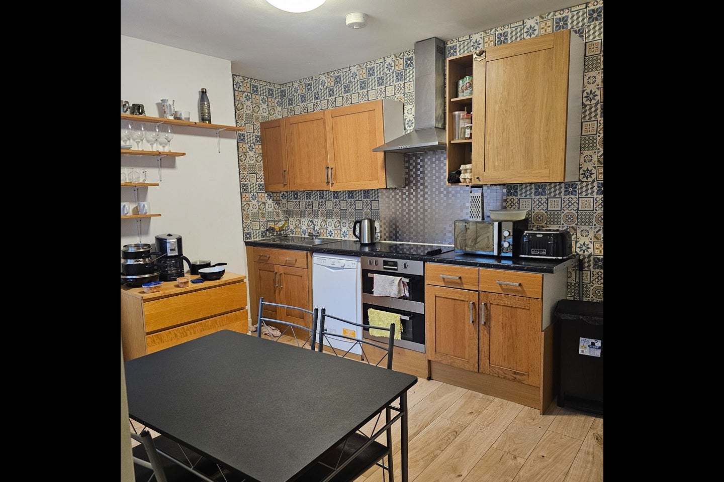 Room Fairlight Road in Eastbourne