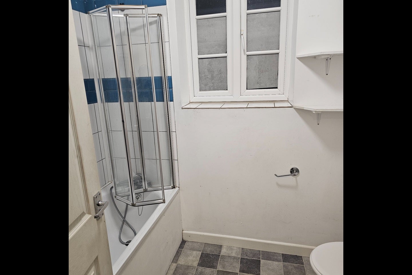 Room Fairlight Road in Eastbourne
